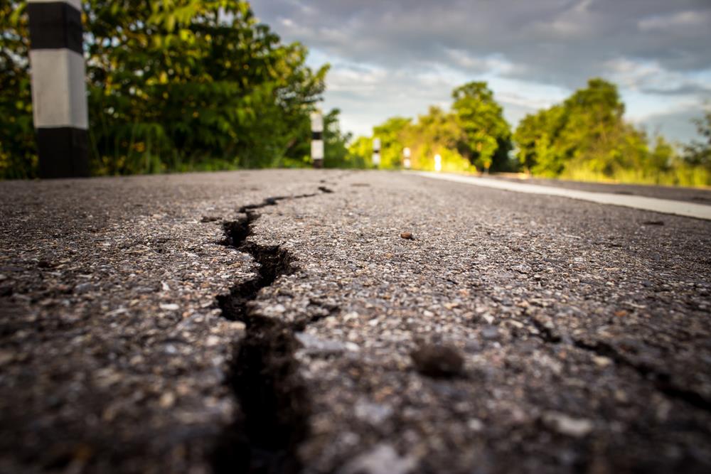 A cracked road due to earthquake) Assessing Structural Integrity in Underground Spaces