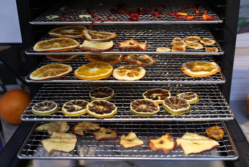 A food dehydrator machine