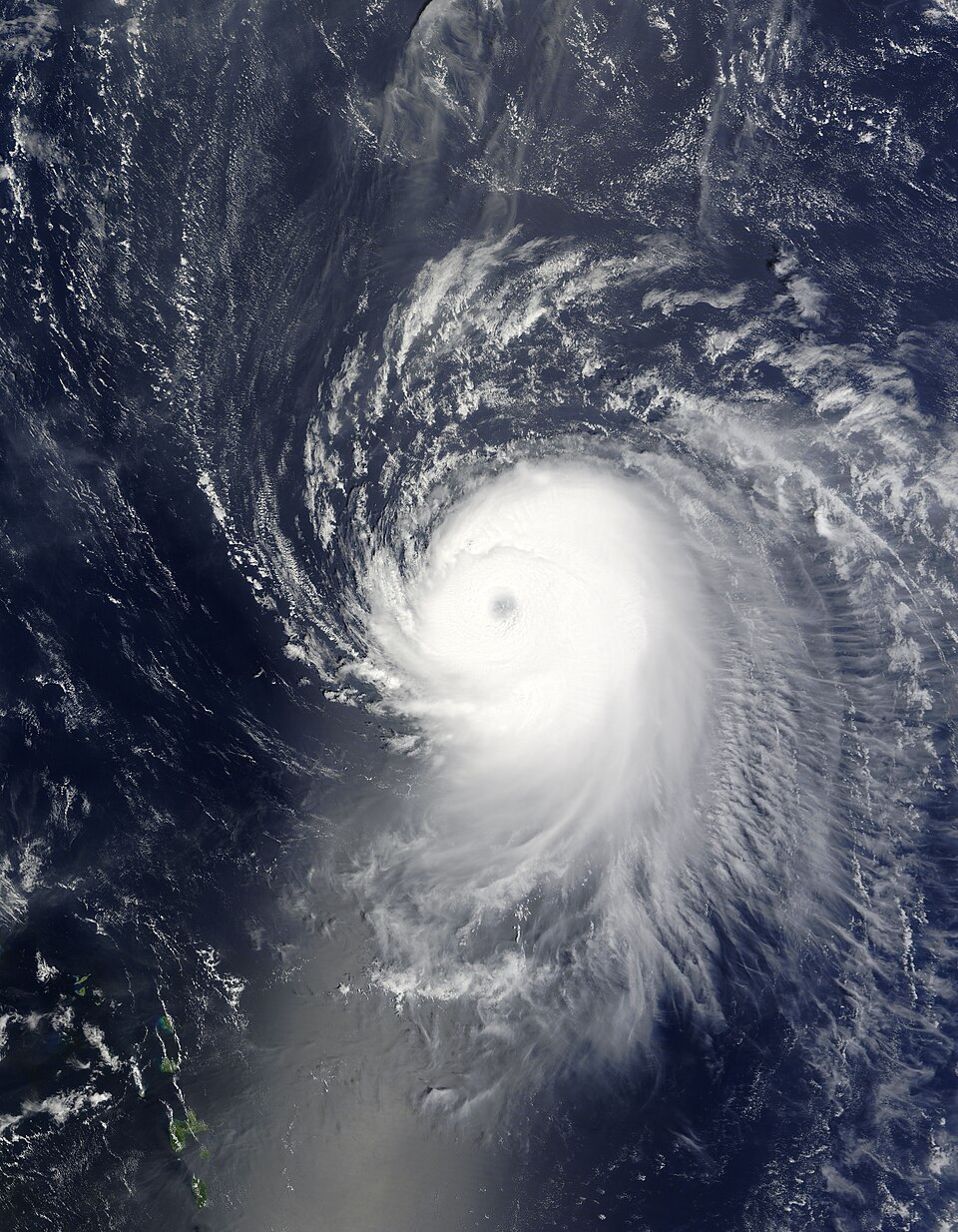 satellite photo of Hurricane Ike at peak intensity