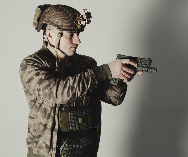 tactical helmet with shroud