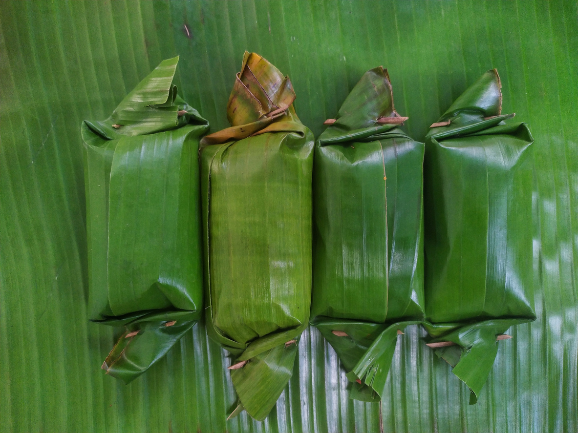 Food wrapping with banana leaves