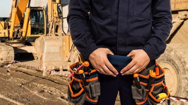 What to Consider While Buying Electrician Tool Belts
